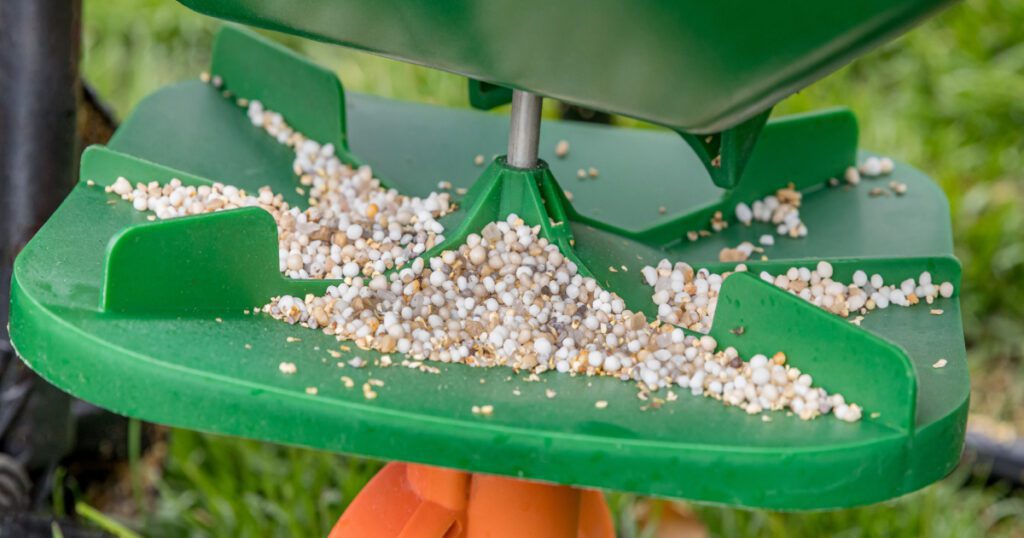 Fertiliser avec de l'engrais